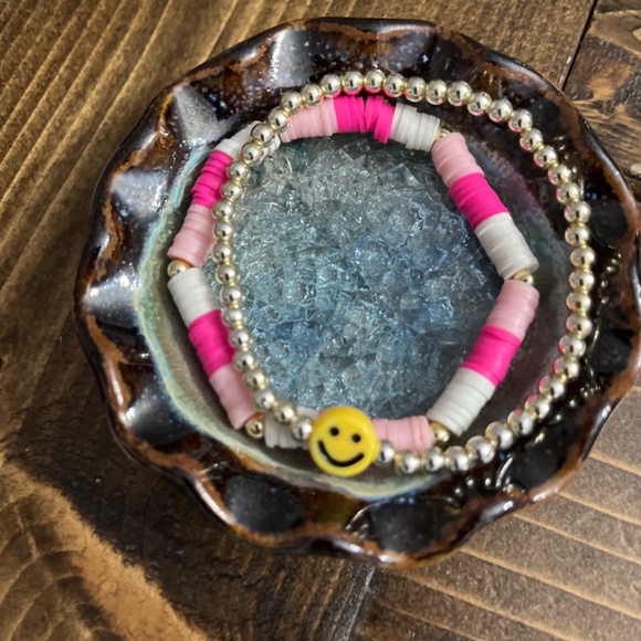 A Clay bracelet set - Picture 3 of 3